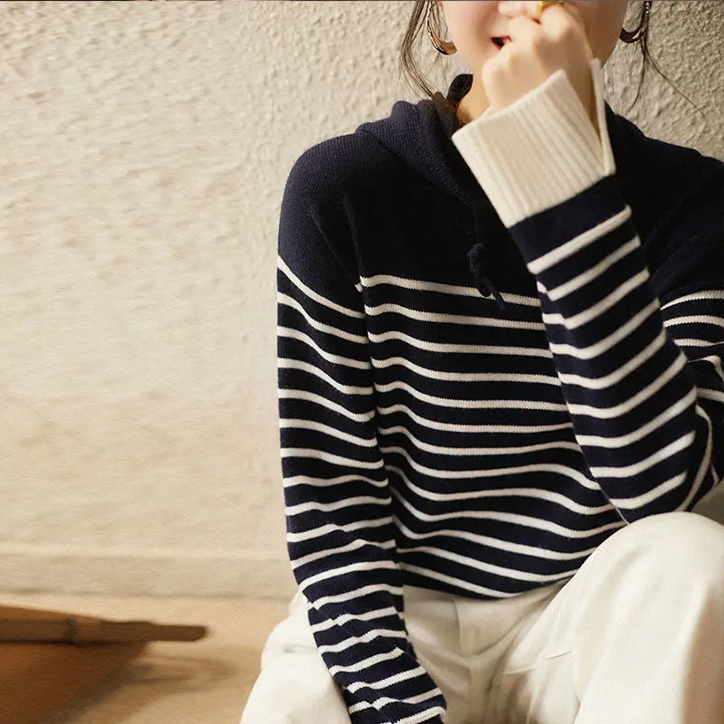 Uzun Kollu Bol Kapüşonlu Sweat - Winter Clothing Essentials For Women incelemesi ve fiyatı